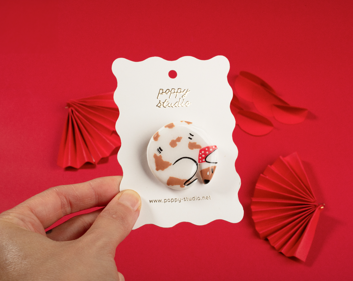 Sleeping Dog 1 brooch