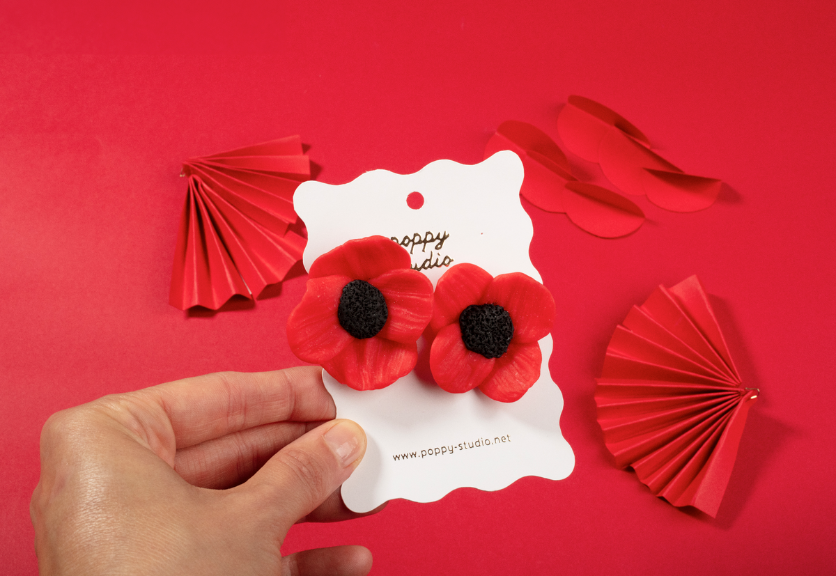 Poppy studs