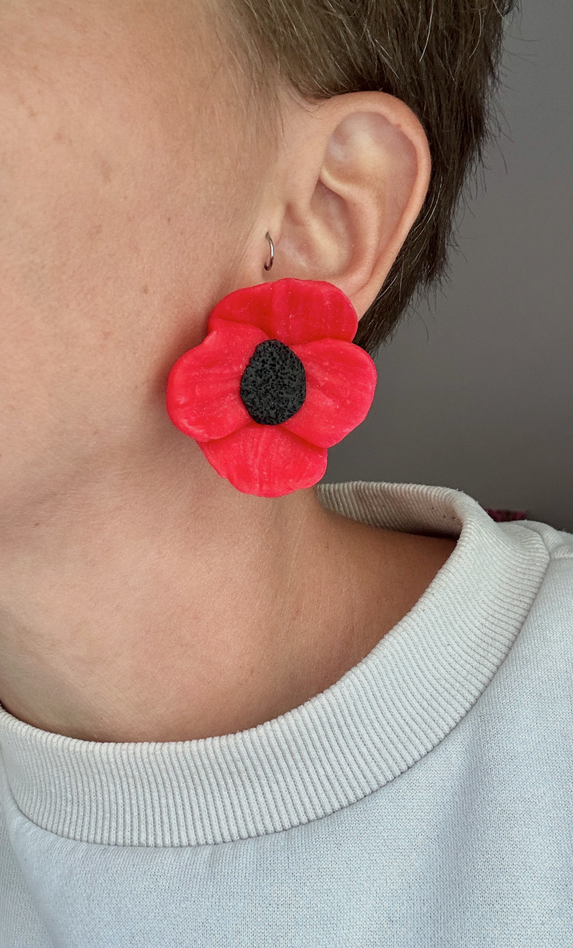 Poppy studs