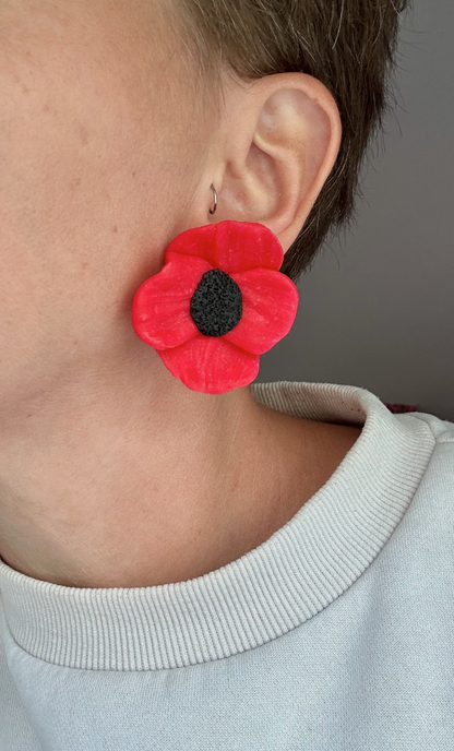 Poppy studs