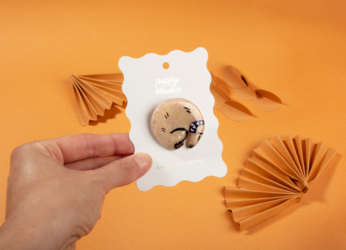 Sleeping Dog 4 brooch